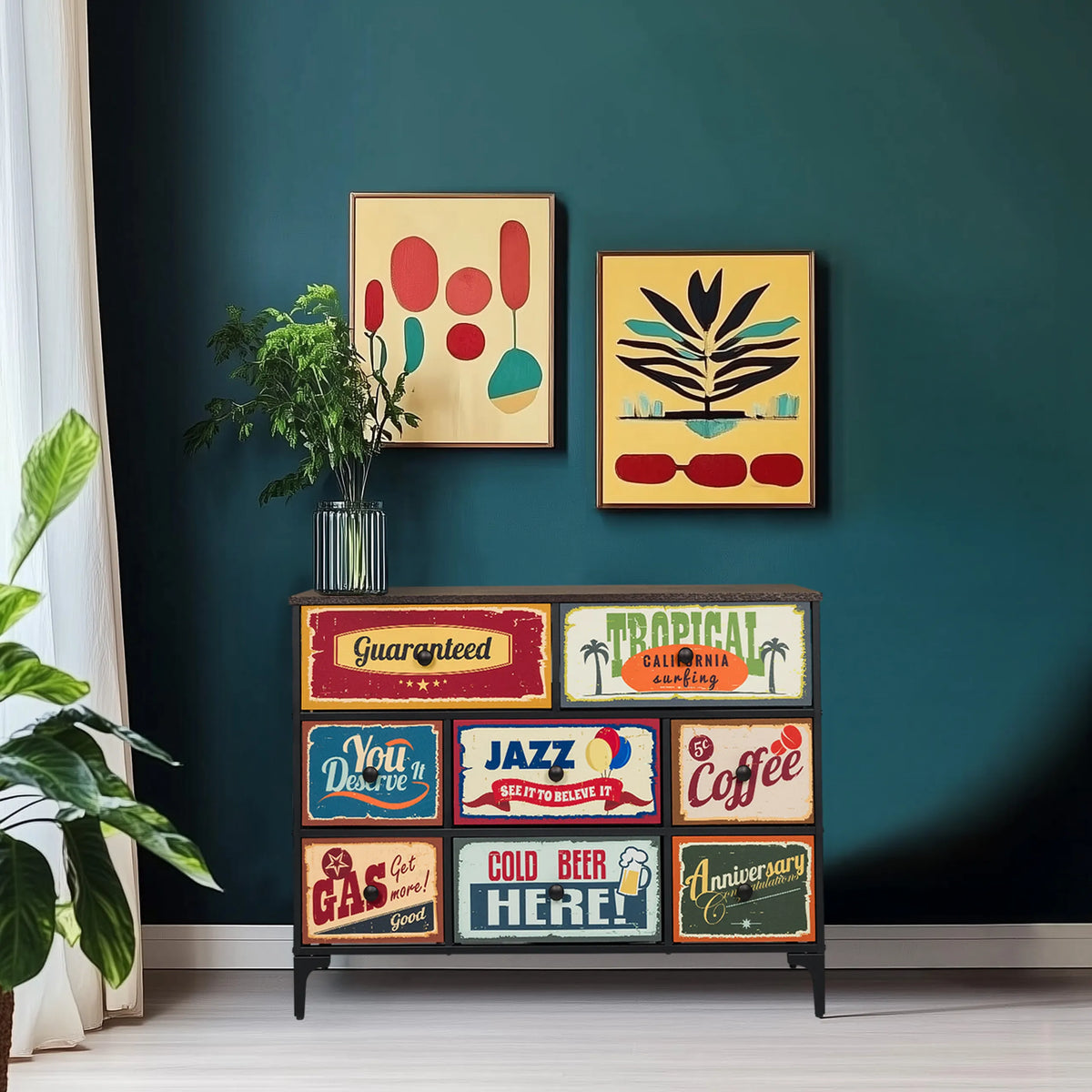 Kommode AMERIKO B med farverige retro-motiver på skuffefronterne fra hjh LIVING