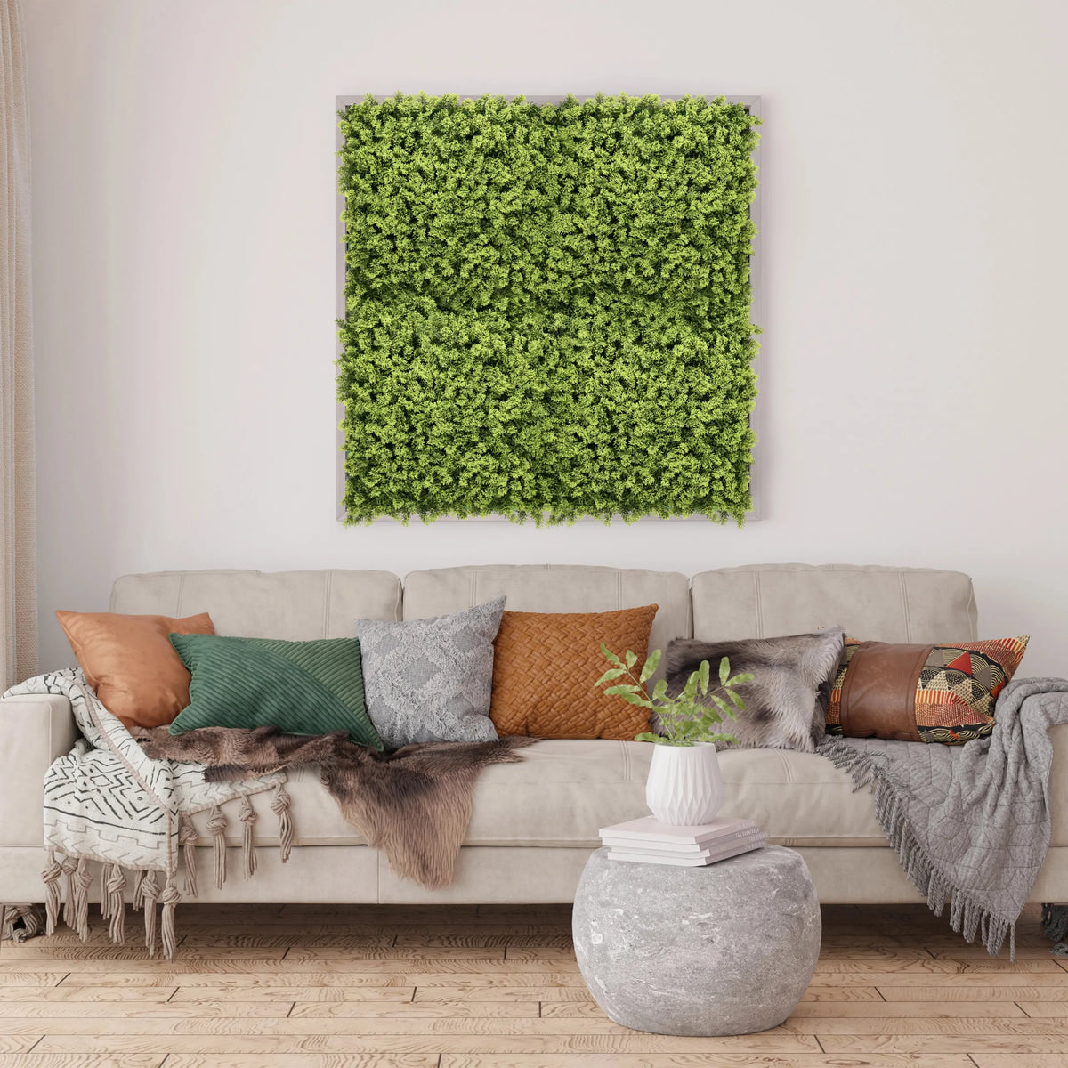 Grøn plantemåtte LEAFLUXE 3 som kvadratisk vægbillede over en sofa fra hjh LIVING