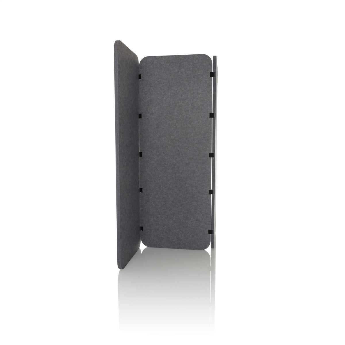 Grå skillevæg FLEXMIUT EL i filt med tre foldbare elementer fra hjh OFFICE – 360-graders visning (skråt forfra 30°)
