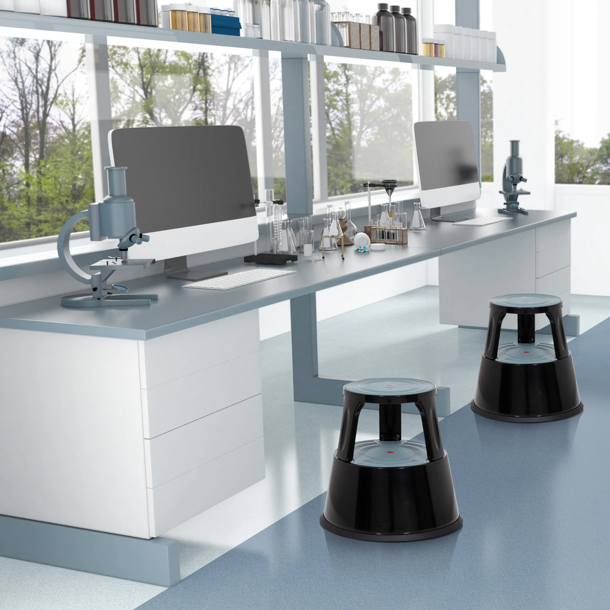 Sort trinskammel TIO-M II med rund standflade og greb fra hjh OFFICE