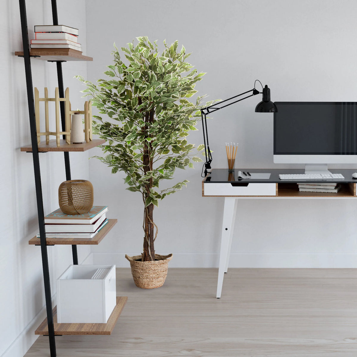 Kunstig plante FICUS i grøn med en flettet kurv som krukke fra hjh OFFICE
