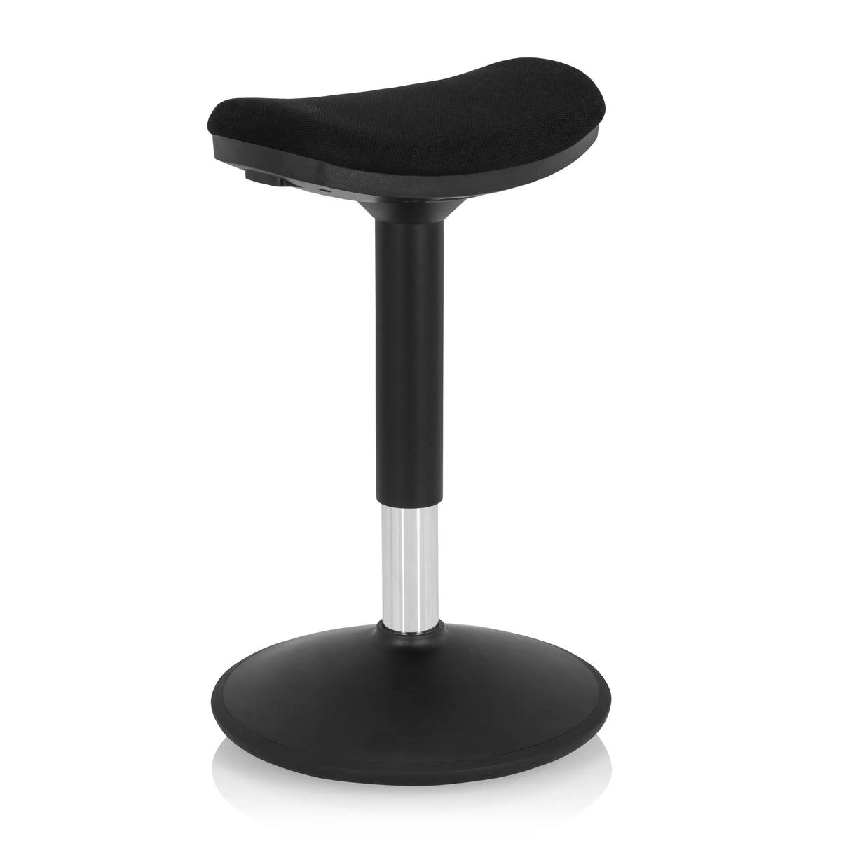 Sort ståstøtte BALANCE SIT I B med buet sæde og rund fod fra hjh OFFICE – 360-graders visning (skråt forfra 40°)