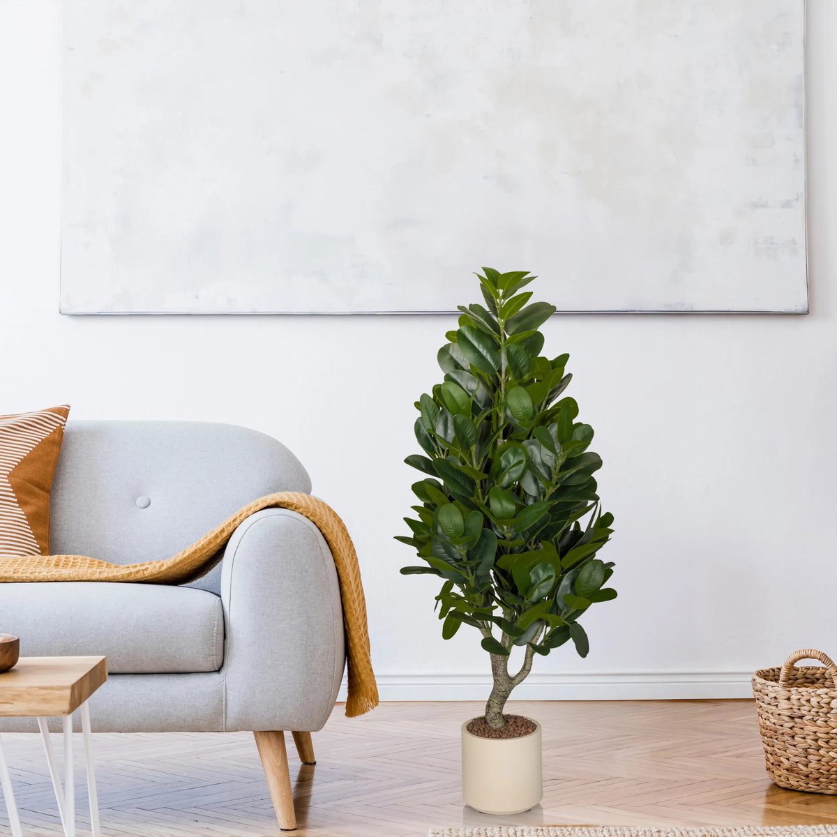 Grøn kunstig plante Garcinia i en cremefarvet potte fra hjh OFFICE