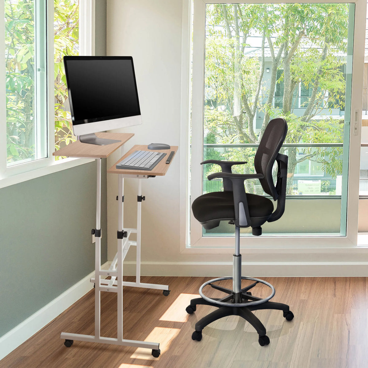 Ståskrivebord WORKSTATION I i hvid og eg med to arbejdsflader på hjul fra hjh OFFICE