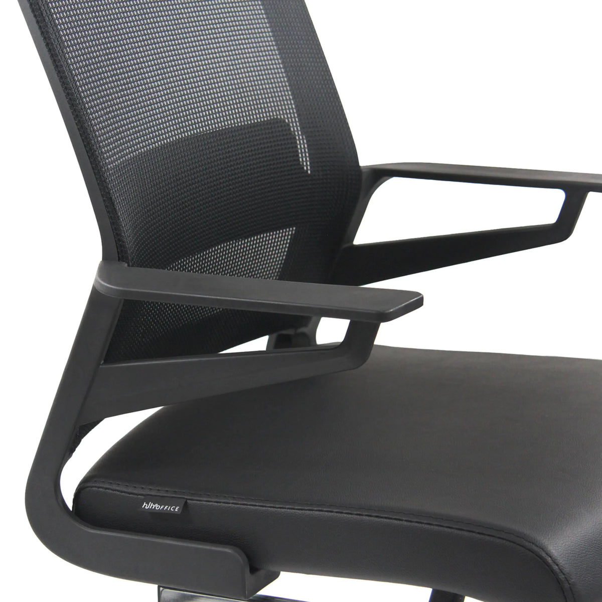 Armlæn og sæde på frisvingeren INVENTOR V PRO i sort med netryglæn fra hjh OFFICE