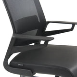 Armlæn og sæde på frisvingeren INVENTOR V PRO i sort med netryglæn fra hjh OFFICE