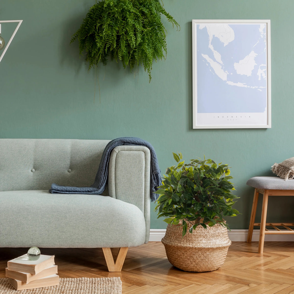 Grøn kunstige plante FICUS II i en flettet kurv fra hjh OFFICE