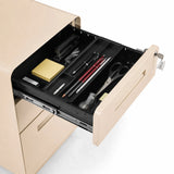 Åben skuffe med organizer-indsats og kontorartikler fra rullecontaineren COLOR PLUS I i beige fra hjh OFFICE