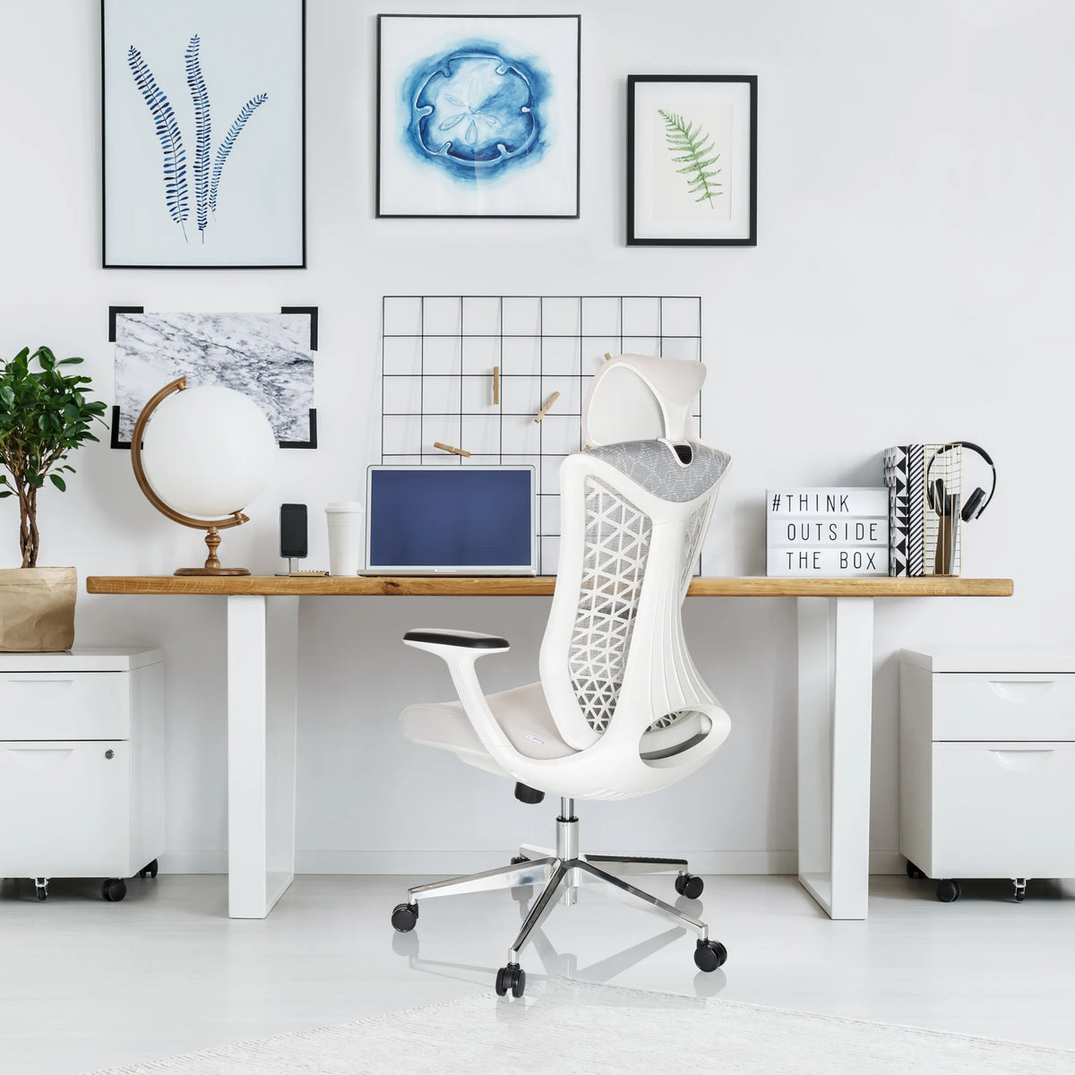 Grå Professionel kontorstol FALEO W med hvid ramme og netryglæn fra hjh OFFICE