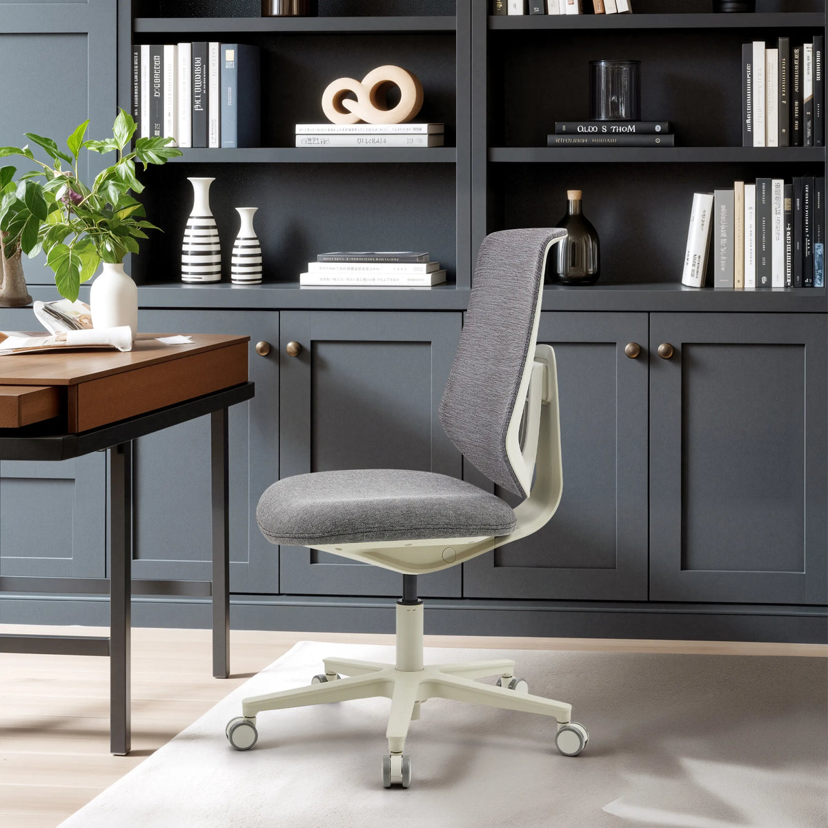 Grå Home Office kontorstol Sitflex Lady med lyst stel og hjul fra hjh OFFICE