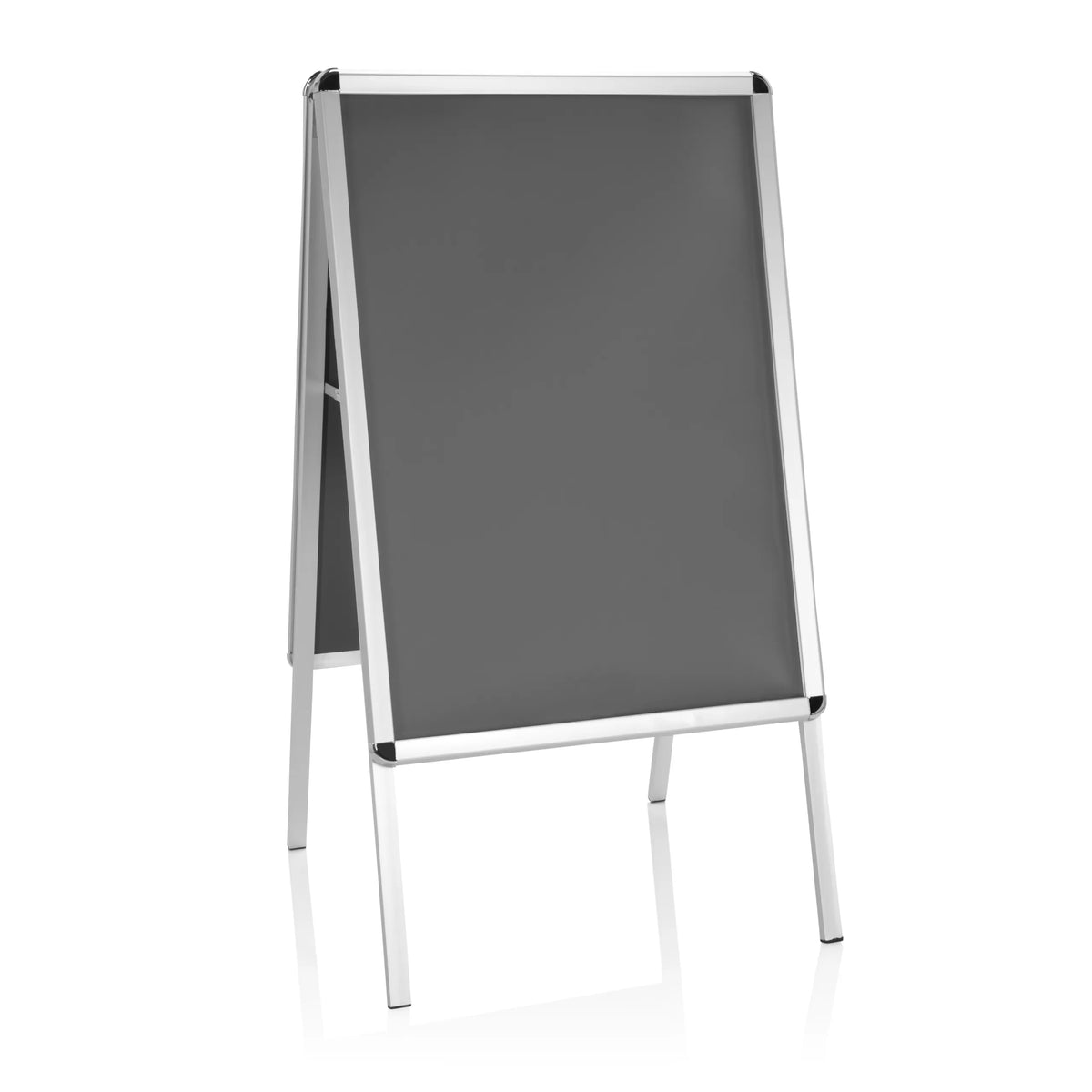 Grå Plakatstander AGENDA II med aluminiumramme og to standfødder fra hjh OFFICE – 360-graders visning (forfra 20°)