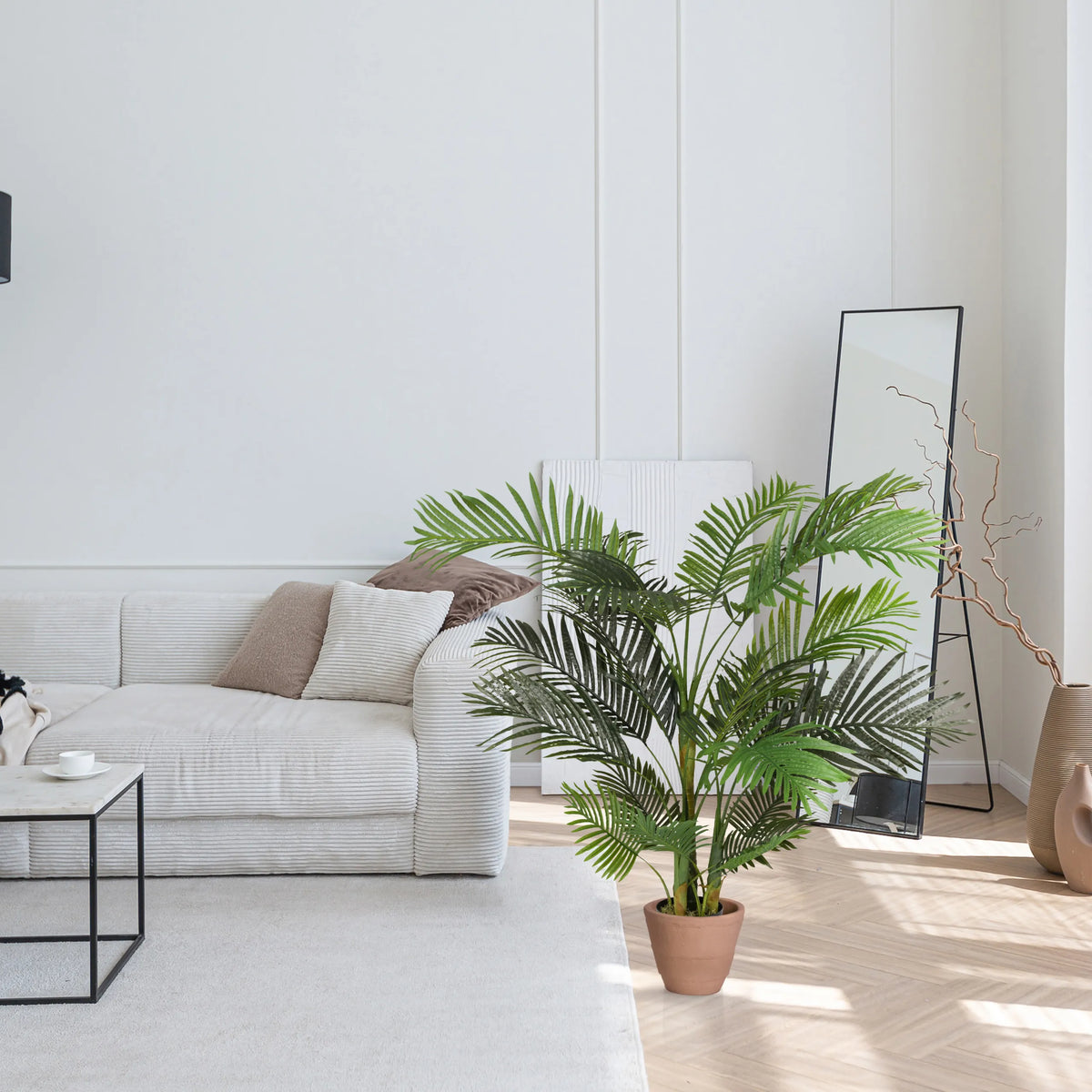 Grøn kunstig plante ARECA II i en brun potte fra hjh OFFICE