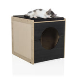 Kattehus KITTY PAWBOX 2 i sort og eg med en liggende kat på taget fra hjh LIVING