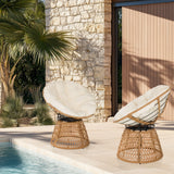 To WEAVORA udendørs stole i beige med flettet stel og hvide hynder i et udendørs miljø fra hjh LIVING