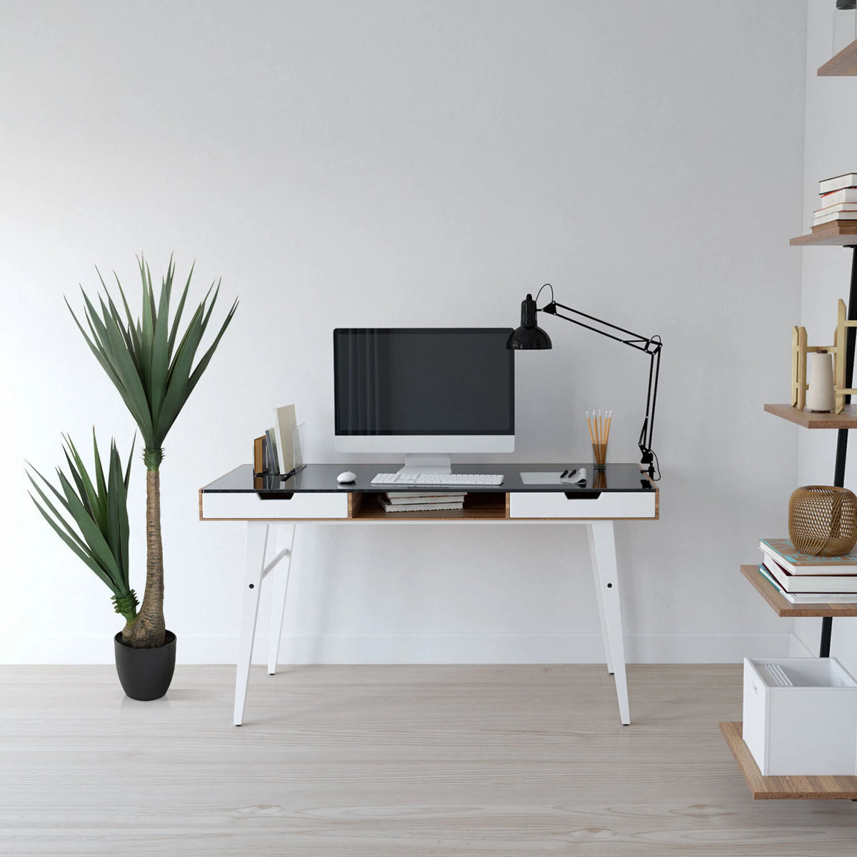 Kunstige plante YUCCA i grøn med lange spidse blade i en sort potte fra hjh OFFICE
