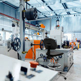 Sort Diskstol TOP WORK 24 I med fodring i en industrihal fra hjh OFFICE