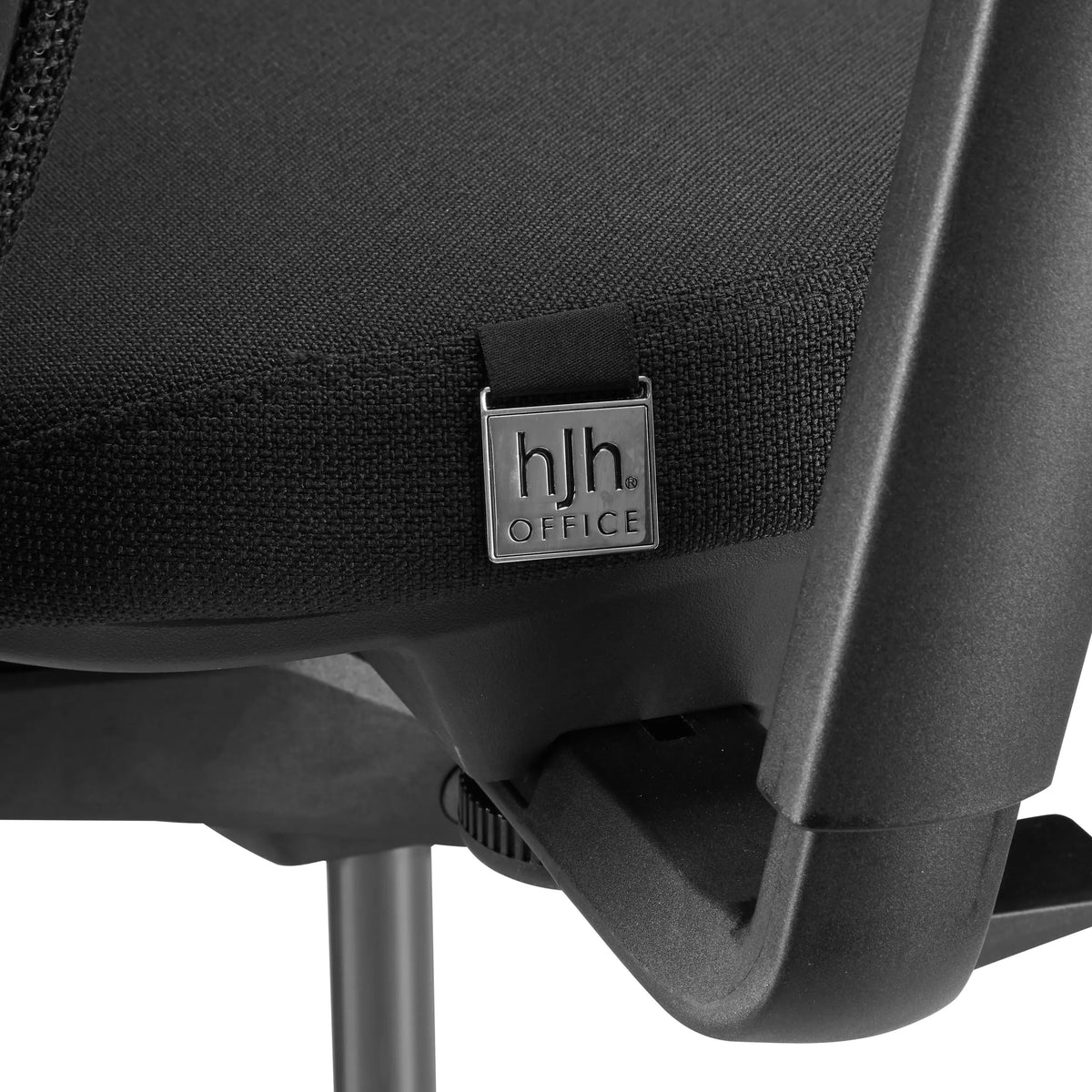 Brandlogo på betrækket af Professionel kontorstol Skandis fra hjh OFFICE