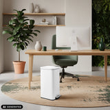 Hvid papirkurv Clean Square med en kapacitet på 30 liter fra hjh OFFICE (AI-genereret billede)