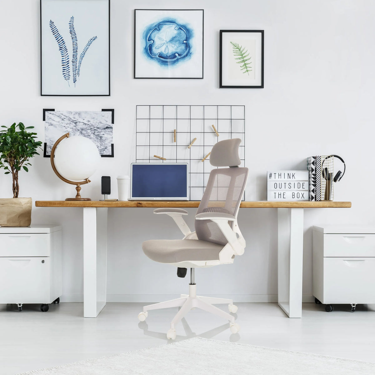 Grå Home Office kontorstol VENDO W med mesh-ryglæn og hvidt fodkryds fra hjh OFFICE