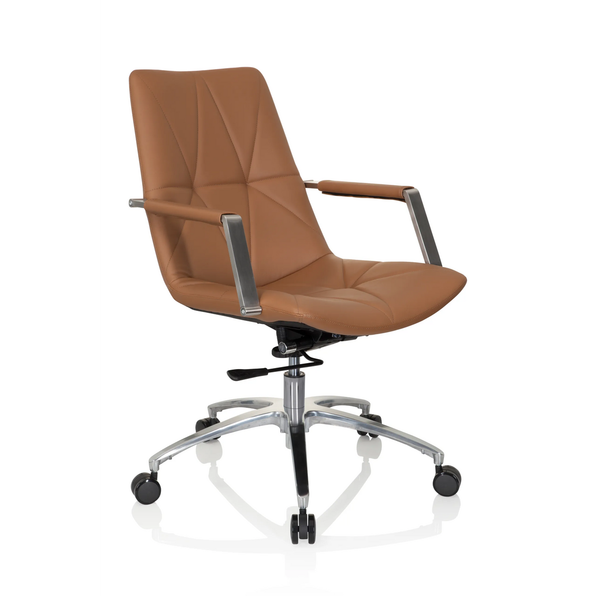 Kamelfarvet Home Office kontorstol SARANTO II med syninger og femhjulet fodkryds fra hjh OFFICE – 360-graders visning (skråt forfra 40°)