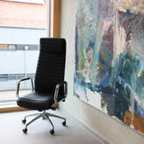 Luksus-chefstol ASPERA 20 i sort med quiltet polstring og kromstel fra hjh OFFICE