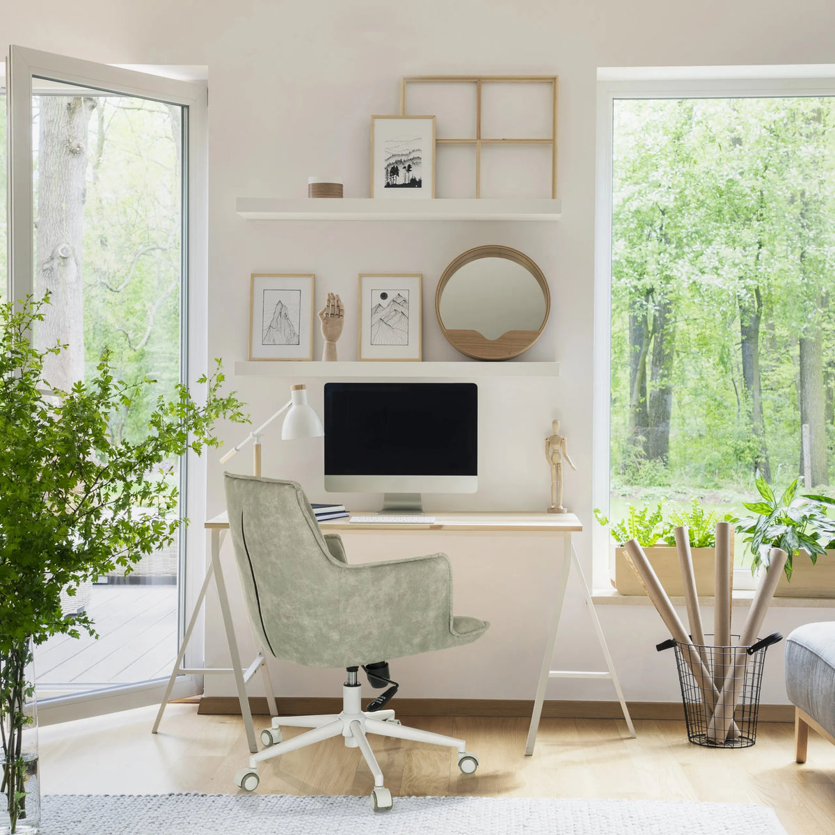 Grå Home Office kontorstol SOLAO LIFE W med hjul i et lyst arbejdsværelsesmiljø fra hjh LIVING