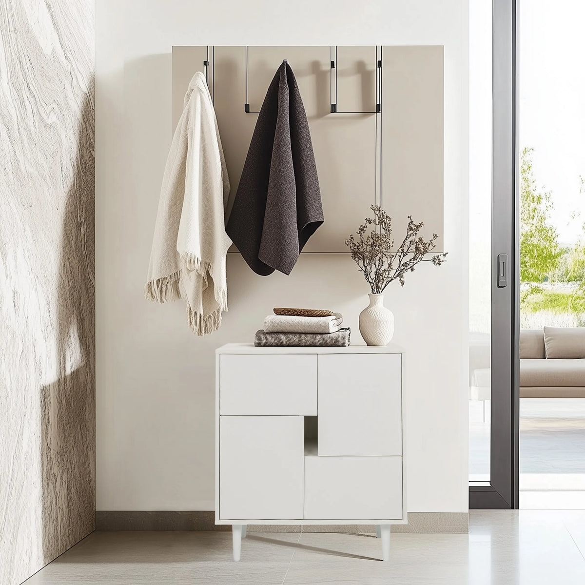 Hvid Kommode LYKKJA med asymmetrisk rumdesign og fire ben fra hjh LIVING