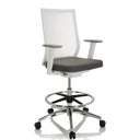 Grå Diskstol ASPEN WORK W med hvid netryg og en fodstøtte i krom fra hjh OFFICE