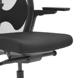 Sort sæde og armlæn på den professionelle kontorstol ARCEO B fra hjh OFFICE