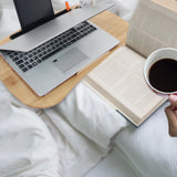 Brunt Underlag til bærbar computer COMFILAP I af træ med en sølvfarvet bærbar computer fra hjh OFFICE
