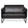 Sort Loungesofa BALI BLACK som tosæder med glat betræk og medeslædeben fra hjh OFFICE