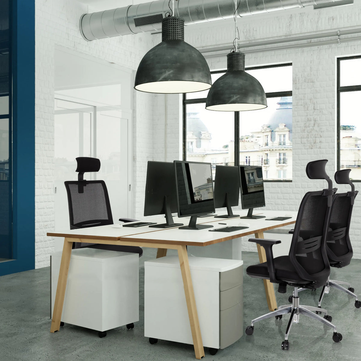 Professionel kontorstol PROFONDO PRO i sort med nakkestøtte og armlæn fra hjh OFFICE