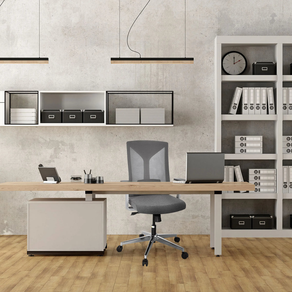 Grå Professionel kontorstol HALIFAX ved et skrivebord på et moderne kontor fra hjh OFFICE