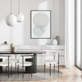 Hvid polstret stol TEDIO med sorte metalben i et moderne boligmiljø fra hjh OFFICE