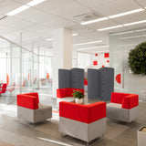 Grå FLEXMIUT EL skillevægge som rumdelere i et moderne kontor fra hjh OFFICE