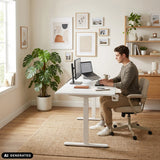 Elektrisk højdejusterbart skrivebord Worktime i hvid med skærm og bærbar computer fra hjh OFFICE (AI-genereret billede)