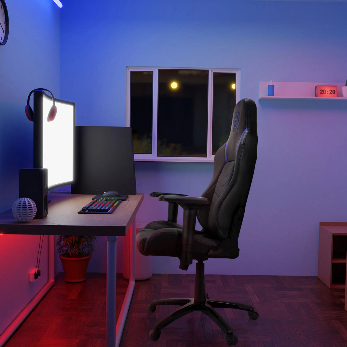 Spillestol GAMEBREAKER POLARYS I i grå og blå ved et skrivebord med skærm og tastatur fra hjh OFFICE