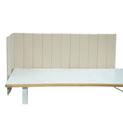 Beige bordopdeler FLEXMIUT ROLL med lodret quiltning på et hvidt skrivebord fra hjh OFFICE