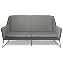 Lysegrå loungesofa LAGUN med mørkegrå detaljer og slanke metalben fra hjh OFFICE