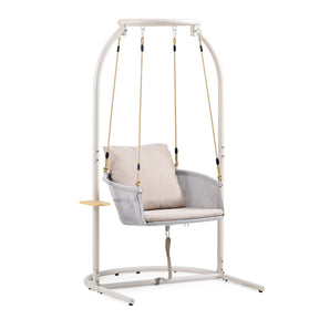 Beige Hængestol Skylo med hvidt metalstel og lyst sædepude fra hjh LIVING